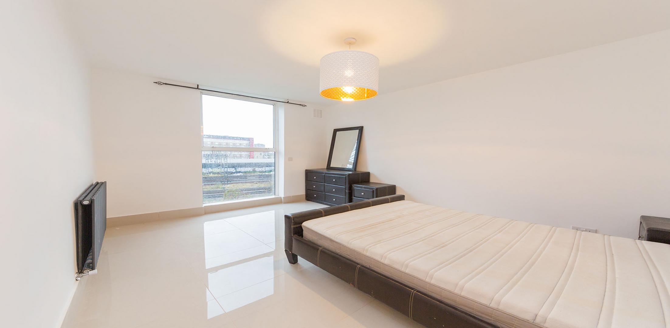 			LET, 2 Bedroom, 1 bath, 1 reception Flat			 Brondesbury Villas, KILBURN